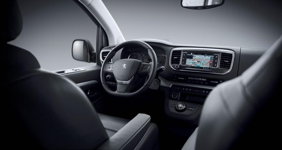 Интерьер Peugeot Traveller 2016 года  (фото 33 из 39)